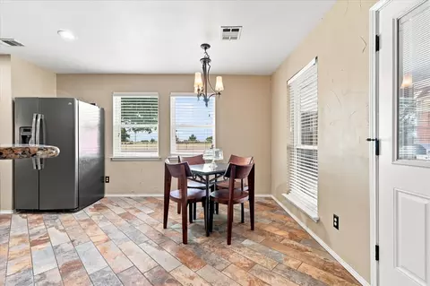 Dining - 11555 Plainview Rd, Krum, TX 76249 photo 5 of 6