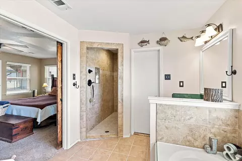 Bath - 11555 Plainview Rd, Krum, TX 76249 photo 5 of 6