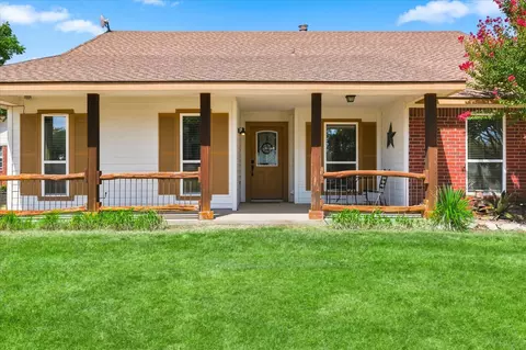 Exterior - 11555 Plainview Rd, Krum, TX 76249 photo 3 of 10
