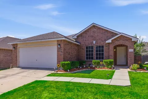 4524 Hounds Tail Ln, Fort Worth, TX 76244