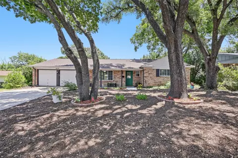 5629 Wharton Dr, Fort Worth, TX 76133