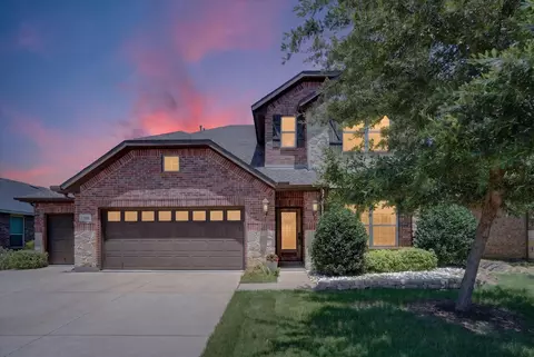 707 Southwind Dr, Arlington, TX 76002