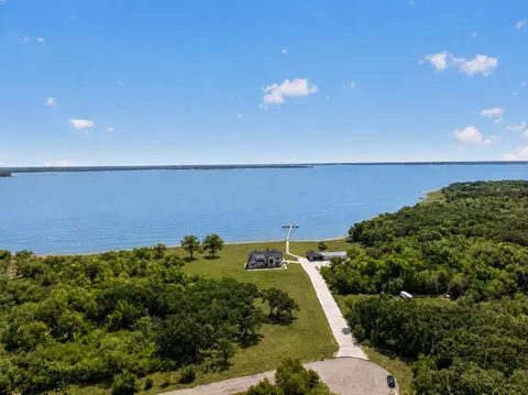 9525 E Shoreline Ct, Kemp, TX 75143