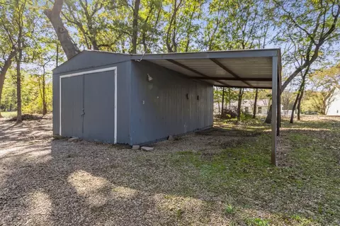 Exterior - 308 Hickory Dr, Tool, TX 75143 photo 3 of 6