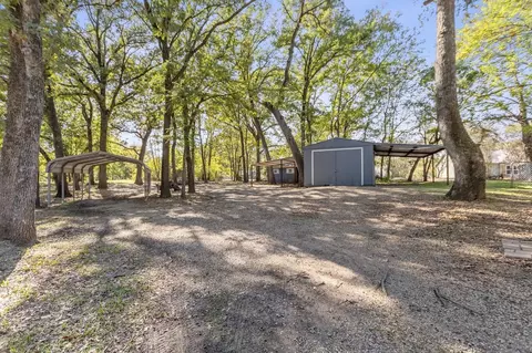 Exterior - 308 Hickory Dr, Tool, TX 75143 photo 5 of 6