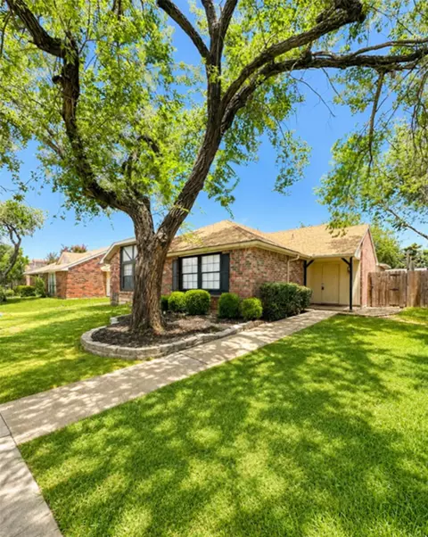 4618 Carr St, The Colony, TX 75056