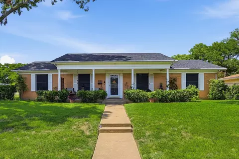 8128 Herndon Dr, Benbrook, TX 76116