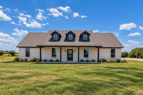 140 Alamo Rd, Weatherford, TX 76088