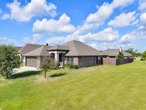 100 Gardenia Dr, Azle, TX 76020