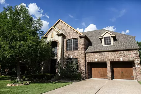 2417 Laguna Ln, Arlington, TX 76012