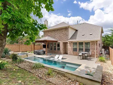 Exterior - 100 Griffith Ct, Euless, TX 76039 photo 5 of 8