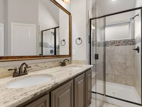 Bath - 100 Griffith Ct, Euless, TX 76039 photo 4 of 5