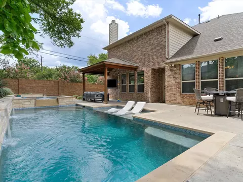 Exterior - 100 Griffith Ct, Euless, TX 76039 photo 8 of 8