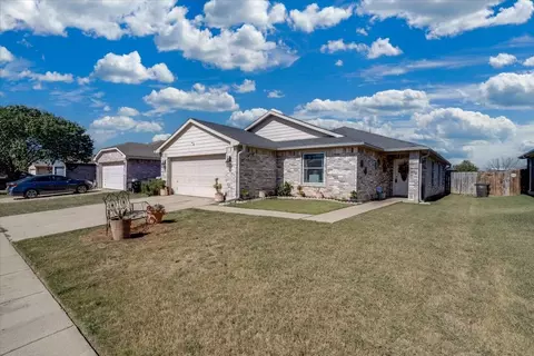 2612 Diver Ct, Fort Worth, TX 76119