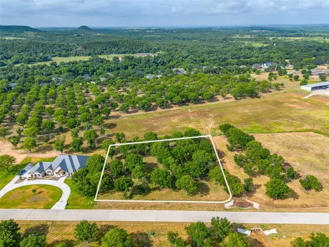 2325 E Landings S, Granbury, TX 76049