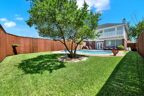 Exterior - 8109 Eagle Dr, Rowlett, TX 75088 photo 2 of 3