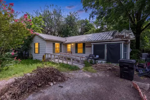906 Branch St, Greenville, TX 75401