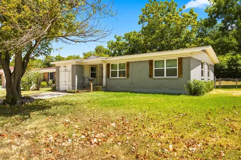 726 N Carrier Pkwy, Grand Prairie, TX 75050