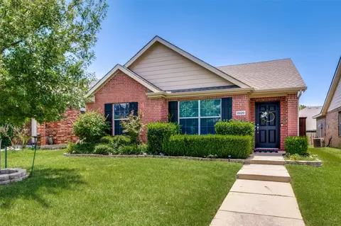 8920 Stewart St, Cross Roads, TX 76227