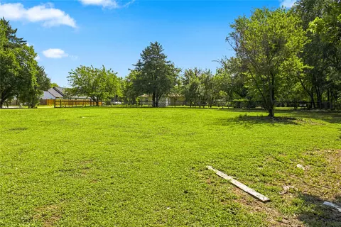 Exterior - 740 E Marshall Ave, Cooper, TX 75432 photo 1 of 4