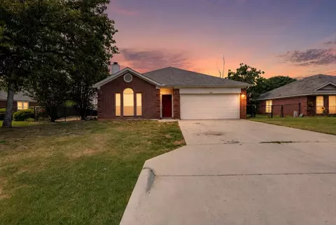 406 Redbud Ln, Tolar, TX 76476