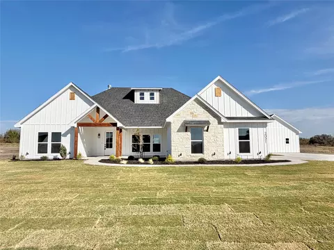 2021 Collin St, Weatherford, TX 76085