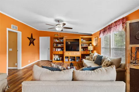 7212 County Road 2761, Buffalo, TX 75831