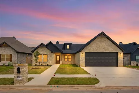 13015 Rainier Dr, Woodway, TX 76712