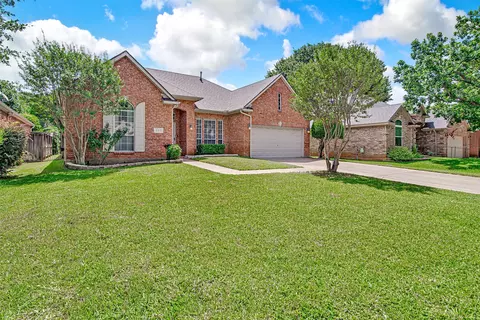 407 Dorcas Ln, Arlington, TX 76013