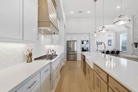 Kitchen - 2112 Strolling Way, Argyle, TX 76226 photo 3 of 5