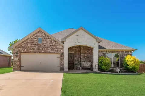 704 Carmen Ana Ave, Grandview, TX 76050