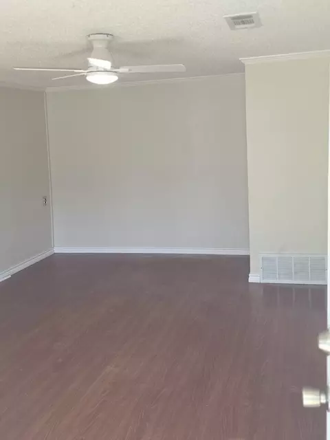 Living - 1397 E Central, Lorena, TX 76655 photo 3 of 3