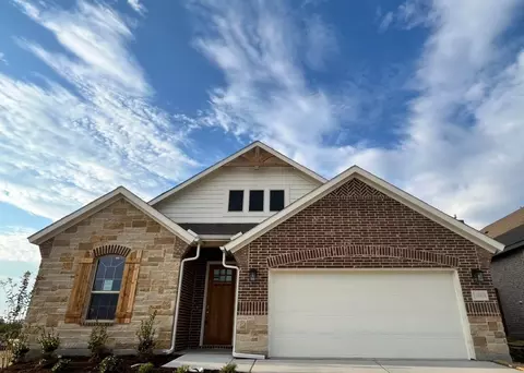 10008 Birchpoint Dr, Fort Worth, TX 76108