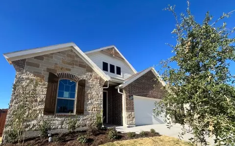 10008 Birchpoint Dr, Fort Worth, TX 76108