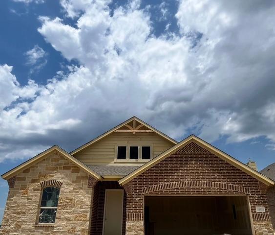 10008 Birchpoint Dr, Fort Worth, TX 76108