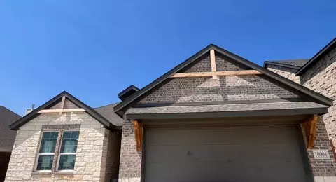 10004 Birchpoint Dr, Fort Worth, TX 76108