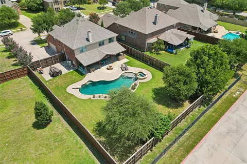 5732 Chateau Dr, Sachse, TX 75048