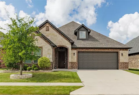156 Windy Glen Dr, Decatur, TX 76234