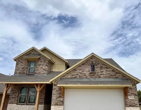 10000 Birchpoint Dr, Fort Worth, TX 76108