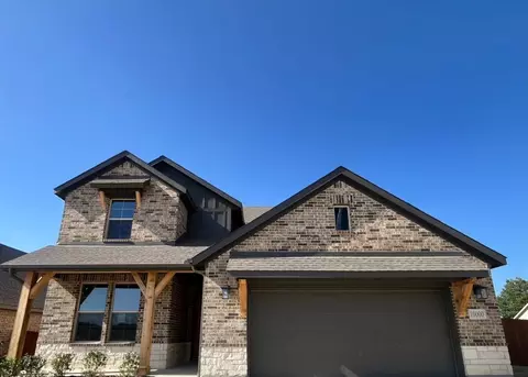 10000 Birchpoint Dr, Fort Worth, TX 76108