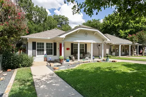 1605 Virginia Pl, Fort Worth, TX 76107
