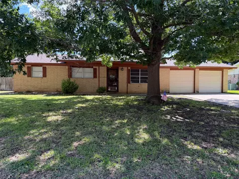 2205 14th St, Brownwood, TX 76801