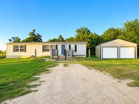 8883 County Road 2075, Powell, TX 75153