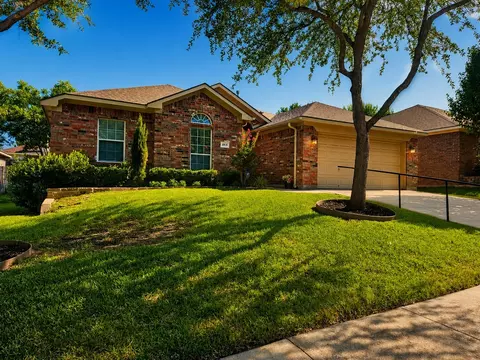 4919 Saddlehorn Dr, Arlington, TX 76017