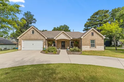 327 Walnut St, Terrell, TX 75160 photo 1