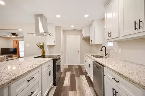3621 Edgewood Dr, Garland, TX 75042
