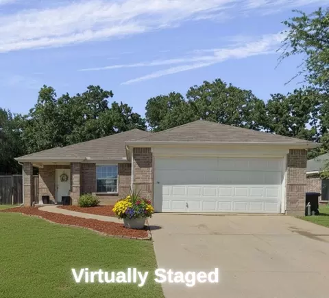 4509 Forest Glen Dr, Forest Hill, TX 76119