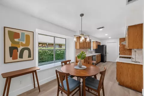 1924 Vera Cruz Dr, Carrollton, TX 75010