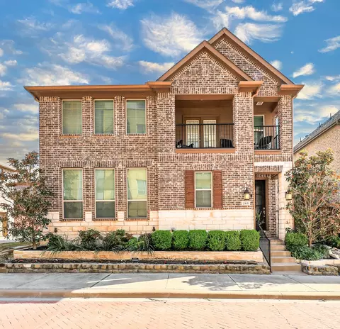 261 Golden Gate Dr, Richardson, TX 75080