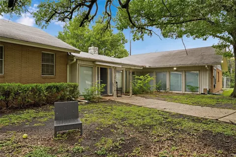 2323 N 39th St, Waco, TX 76708 photo 2